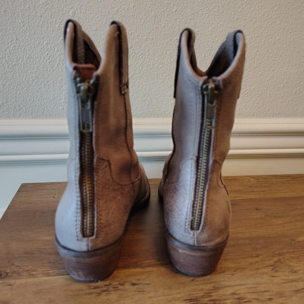 Born Wynd Western Ankle Boots Womens Sz 7M Gray Brown Leather Rear Zip Booties - Picture 4 of 10